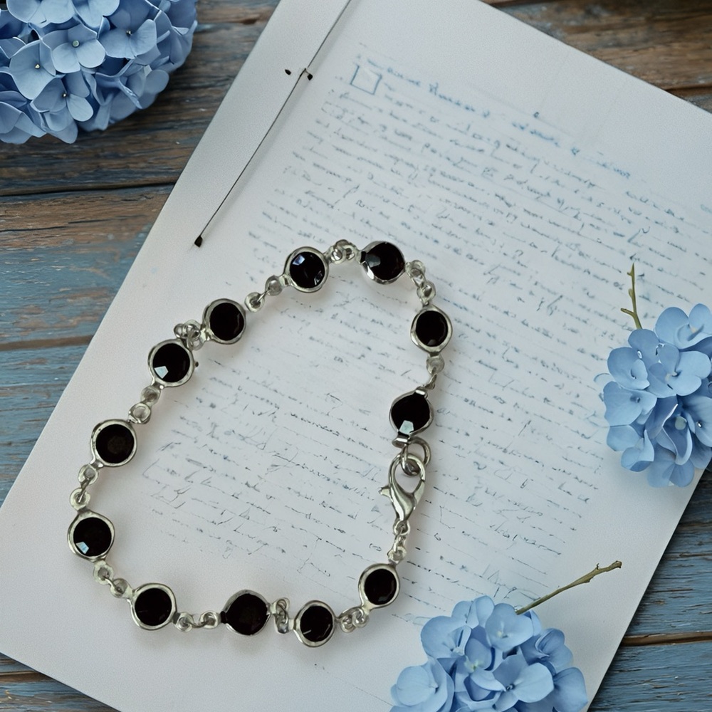 Silver Black Stone Link Bracelet - Elegant Women's Jewelry